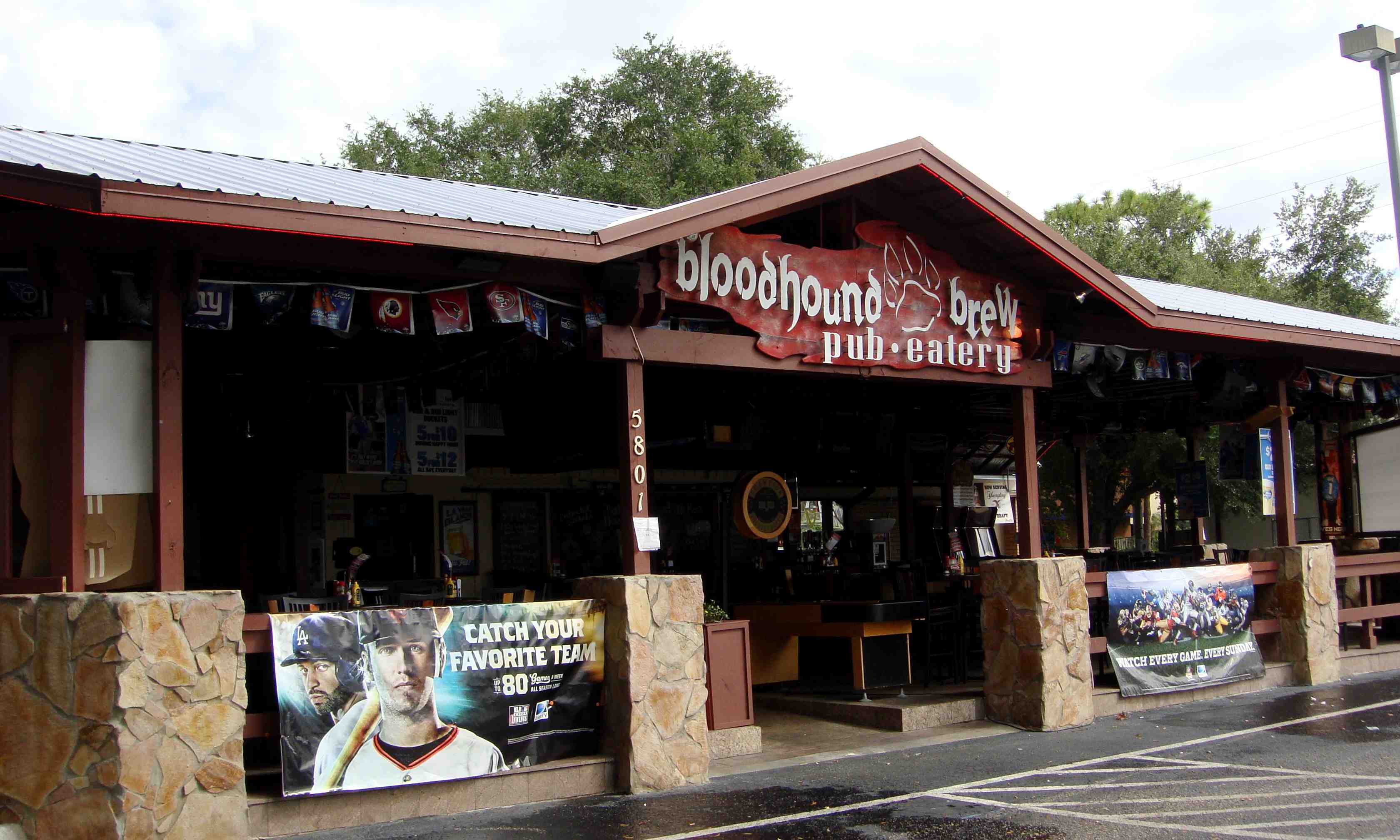 Bloodhound Brew Pub & Eatery Today's Orlando