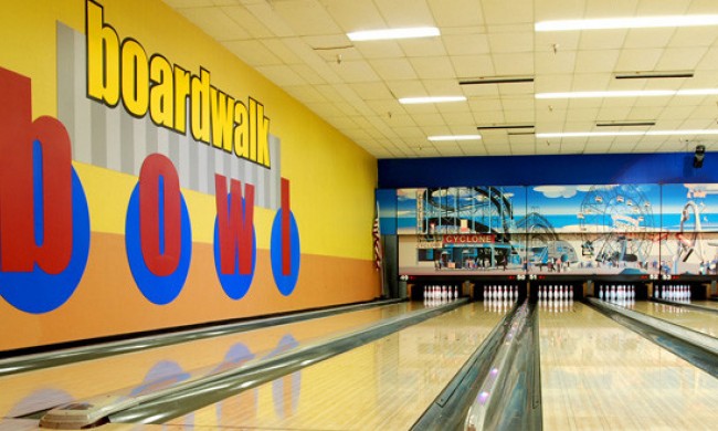 Boardwalk Bowl Entertainment Center is a great place for family and friends to have fun!