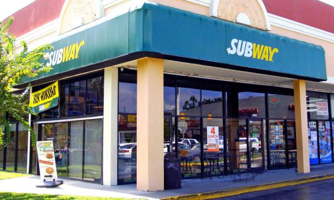 What Time Does Subway Start Serving Lunch?